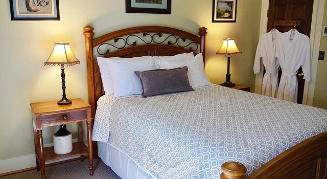 Bluefish Bed & Breakfast, Забронировать Отель Отели Полуострова Кейп-Код с завтраком, Завтраки