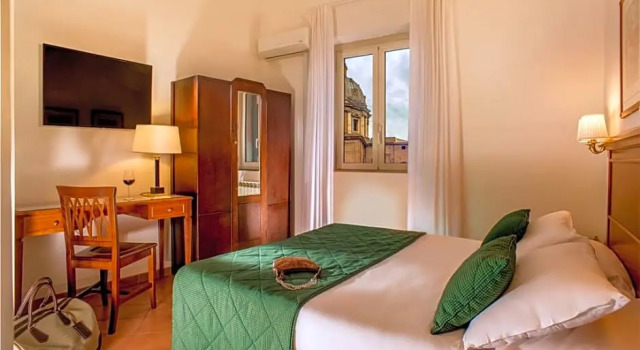 Четырёхместный номер Standard Albergo Del Sole Al Biscione
