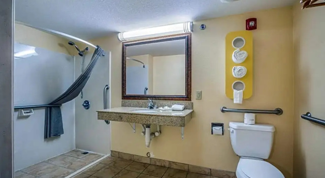 Номер Standard Rodeway Inn & Suites