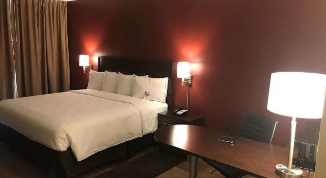 Red Roof Inn PLUS+ & Suites Houston - IAH Airport SW, Book Hotel Houston Houston