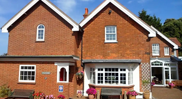 Strathmore Bed  Breakfast, Rezervați Hotel Hoteluri în Dover cu parcare, aproape de White Cliffs of Dover, Parcare