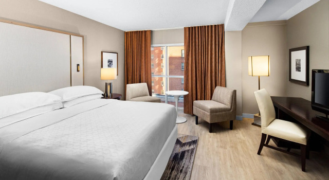 Двухместный номер Standard Sheraton Raleigh Hotel