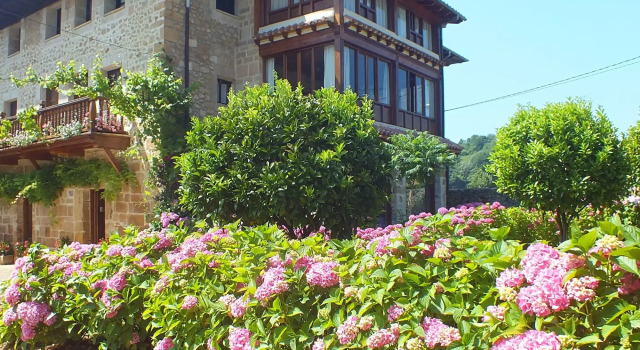 Hostería El Pomar, Buchen Sie Hostel Alfoz de Lloredo 