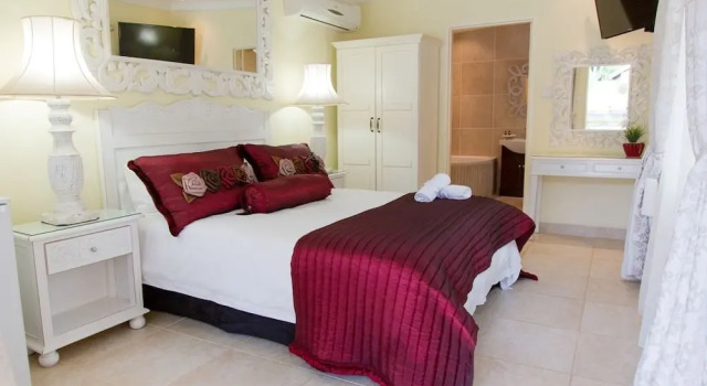 Двухместный номер Superior с видом на бассейн La Barune Guest House