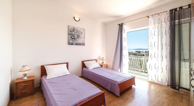 Nice Home in Kastel Luksic With Wifi and 1 Bedrooms