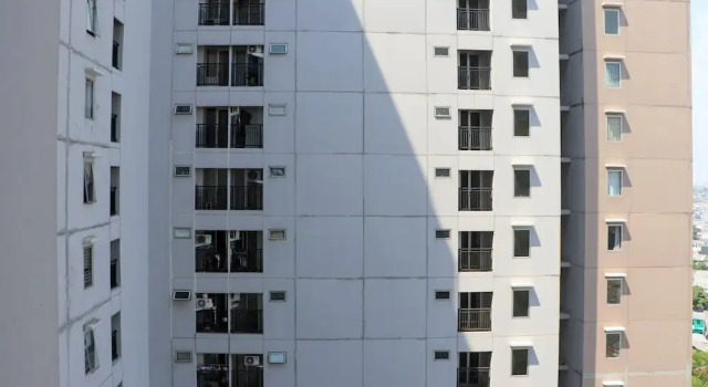 Апартаменты Warm And Homey 2Br At Sentraland Cengkareng Apartment