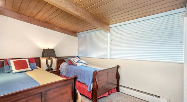 27607 10th Ave S Home 4 Bedrooms 2 Bathrooms Home, Varaa Lomakoti Des Moines Washington (state)