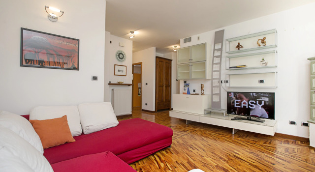 Paulie Apartment