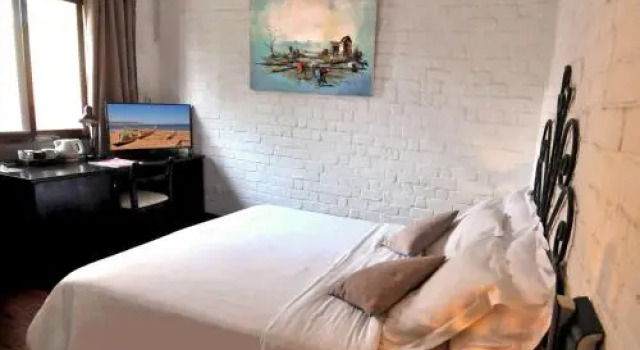 Rova Hotel, Забронировать Отель Отели Антананариву 3 звезды, рядом с The Rova of Antananarivo, 3*