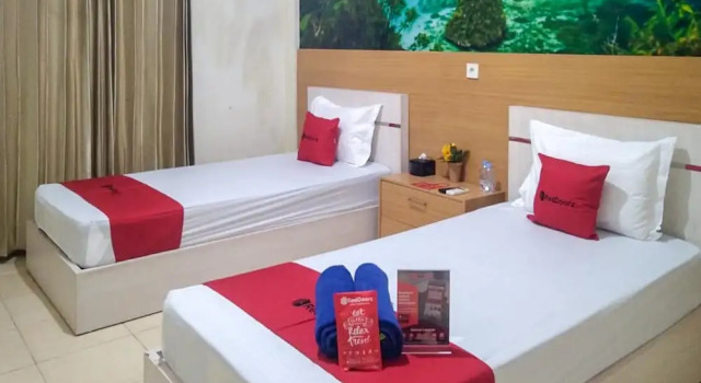 RedDoorz near Universitas Tujuh Belas Agustus Samarinda, Book Hotel Samarinda 