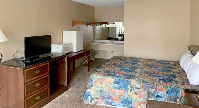 OYO Hotel Branson MO-165, Забронировать Отель Отели Table Rock Lake с парковкой, Парковка