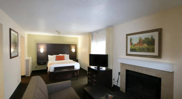 FairBridge Inn & Suites - Akron Copley Township - West, Boek Hotel Hotels in Copley met parkeren, Parkeren