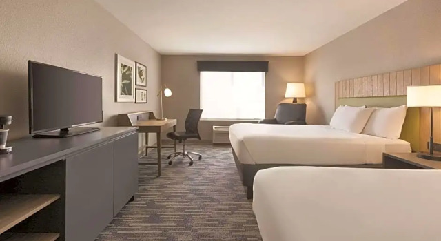 Четырёхместный люкс Country Inn & Suites by Radisson, Green Bay North