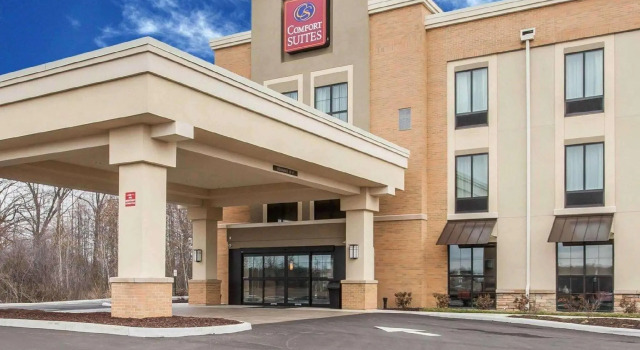 Номер Standard Comfort Suites Youngstown North