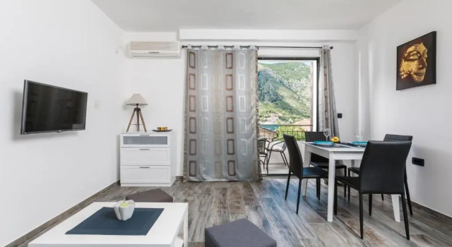 Apartments 26, Book Lejlighed Hoteller i Kotor Riviera med parkering, Parkering