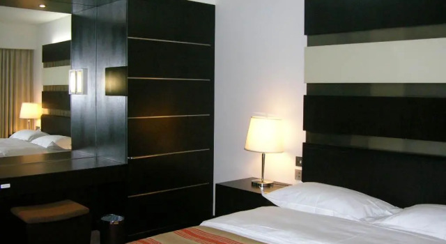 Двухместный полулюкс Dubai International Hotel