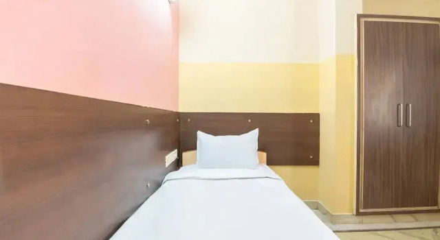 Udupi Sindhuri Inn by OYO Rooms, Varaa Hotelli Kakinada Andhra Pradesh