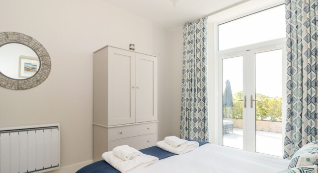 2 The Manor House, Hillfield Village