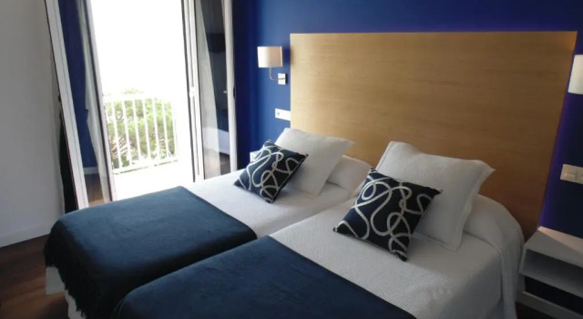 Двухместный номер Standard с балконом и с видом на море Hotel Llorca