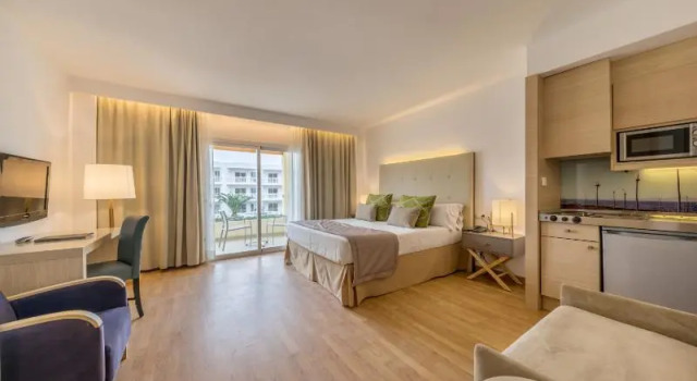 Camera Standard con balcone Zafiro Bahia