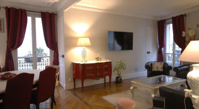 Two-Bedroom Apartment Champs-Elysées, Забронировать Апартаменты/квартира Апартаменты Парижа, рядом с American Church in Paris, Апартаменты/квартира