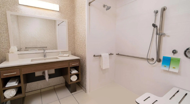 Двухместная студия Home2 Suites by Hilton Corona