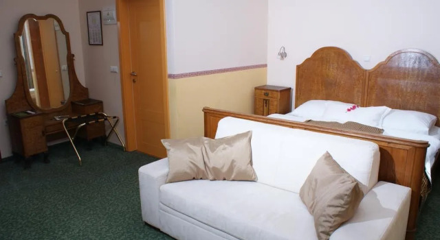 Park, Book Hotel Hoteller i Ptuj med parkering, Parkering