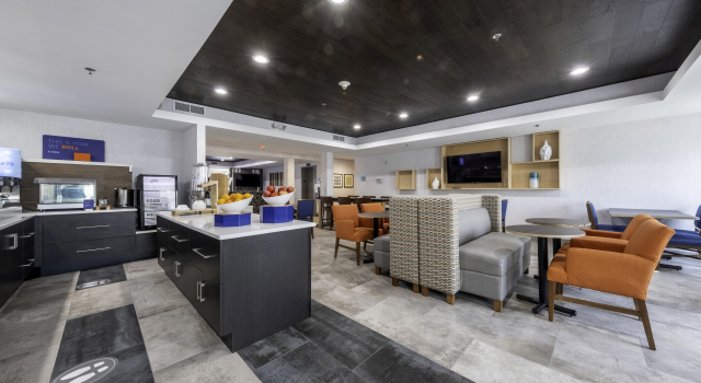Holiday Inn Express Hotel & Suites Petersburg/Dinwiddie by IHG, Забронировать Отель Питерсберг Виргиния