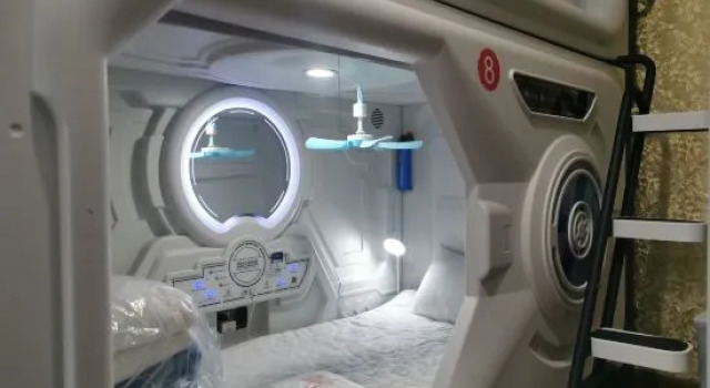 Мужская капсула Deluxe Yunlou Xin Nest Capsule Hotel Private Honey Cabin Hostel (Guilin North Station)