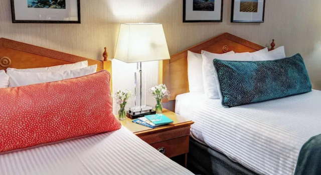 Полулюкс Port Inn and Suites Portsmouth, an Ascend Collection Hotel