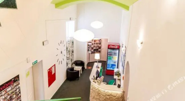 The Secret Garden Apartment Jozefa, Забронировать Апартаменты/квартира Отели Кракова с завтраком, рядом с Церковь Святого Франциска Ассизи, Завтраки