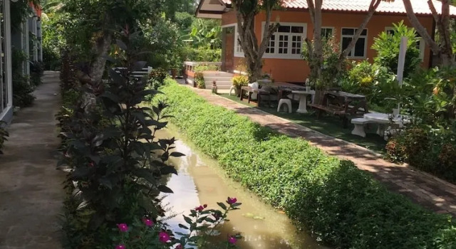 Семейный коттедж с 2 комнатами с видом на сад Meephawa Resort