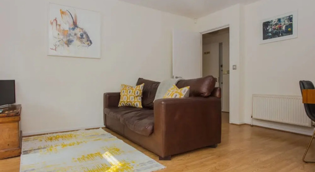 Warm 1 Bedroom Apartment with Balcony