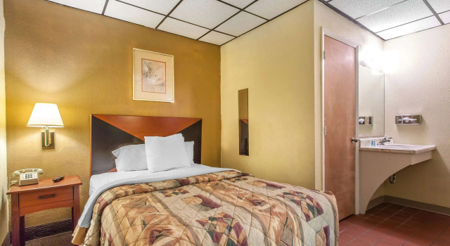 Двухместный номер Standard Rodeway Inn Sandusky North