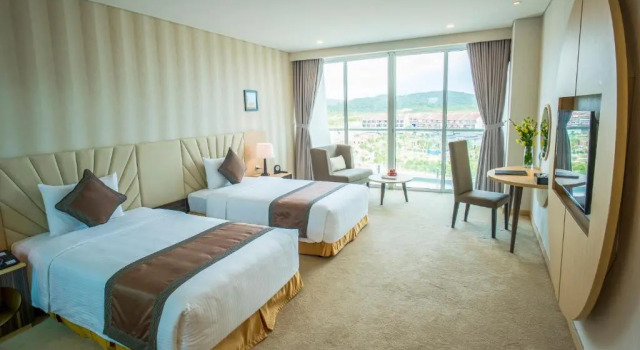 Двухместный номер Deluxe с балконом и с видом на горы Muong Thanh Luxury Phu Quoc Hotel