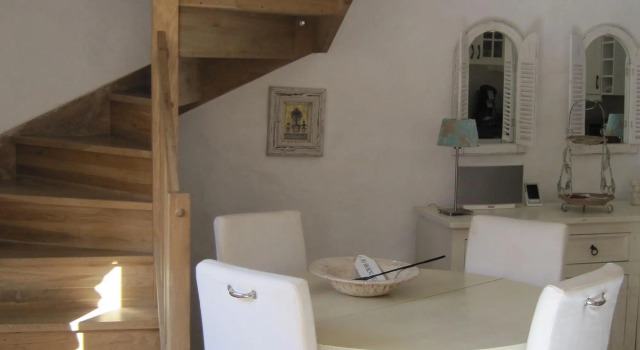 Charming cottage on estate (1880) with pool at the foot of the Pyrenees, Book Feriehus Sommerhuse i Gers, Hytte