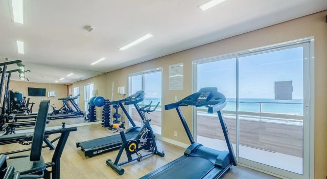 Апартаменты с балконом Condo. w/ Pool and Gym 70 m From the Beach - SMA