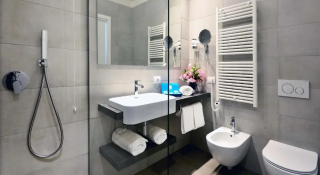 Трёхместный номер Superior с видом на озеро Hotel Monte Baldo e Villa Acquarone