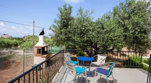 Olive grove with sea view, 20' walk to the beach, Забронировать Отель Гуве Центральный Крит