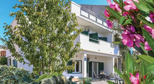 Awesome Apartment in Kastel Stari With Wifi, Забронировать Апартаменты/квартира Отели в центре Каштел Старей, в центре