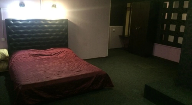 Hotel Revolutsii 28, Забронировать Отель Отели Перми с парковкой, рядом с Торговый центр Галерея, Парковка