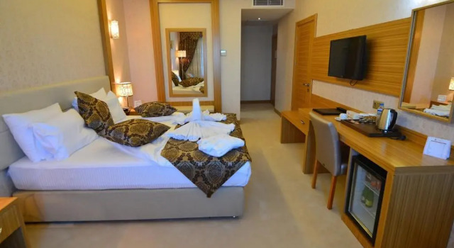 Taşar Royal Hotel, Rezerwuj Hotel Hotele w East Anatolia Region z parkingiem, Parking