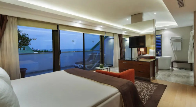 Полулюкс с частичным видом на море TUI Blue Side Adult Only 16-All Inclusive
