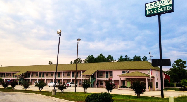Garden Inn & Suites