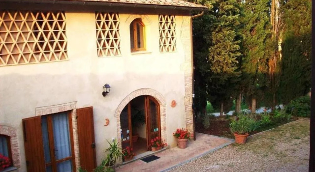 Casolare di Remignoli, Buchen Sie Bauernhof Hotels in Elsa-Tal mit Parkplatz, Parkplätze