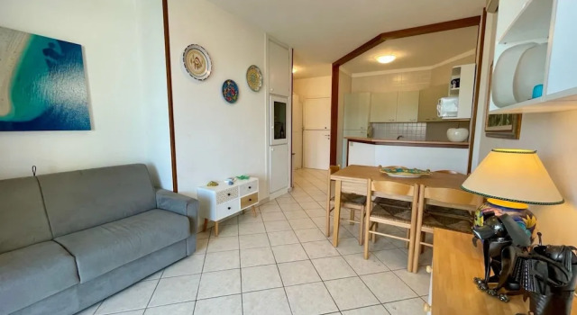 Bright Apartment With Shared Pool