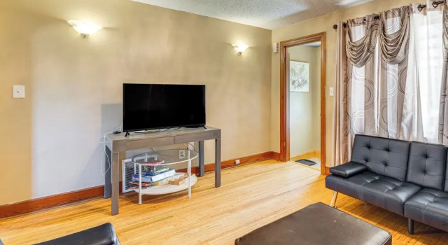 Коттедж Large Yard & Furnished Deck: Cheektowaga Getaway!