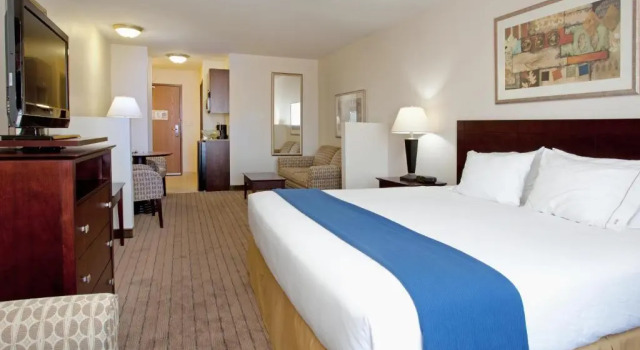 Люкс Holiday Inn Express & Suites Buffalo by IHG