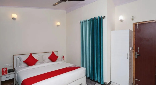 Oyo 23298 Hotel Uttaranchal Inn, Rezervovat Hotel Nainital Uttarakhand