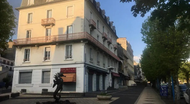 Studio face aux thermes Linge Compris